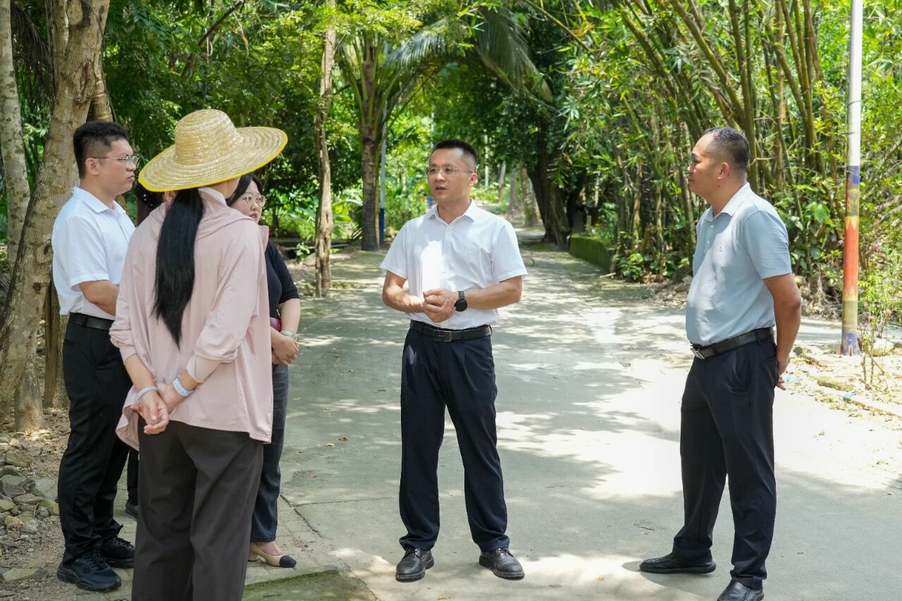 县政府领导深入三道镇调研项目建设 以“四不两直”方式督导卫生防控工作